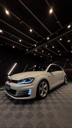 VOLKSWAGEN GOLF 2.0 TSI GTI 16V TURBO GASOLINA 4P AUTOMÁTICO
